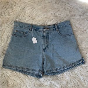 Baggy-style denim shorts